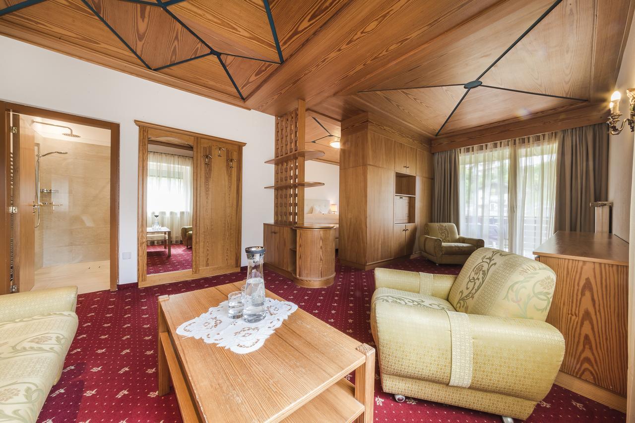 Hotel Theresia San Leonardo in Passiria Kültér fotó